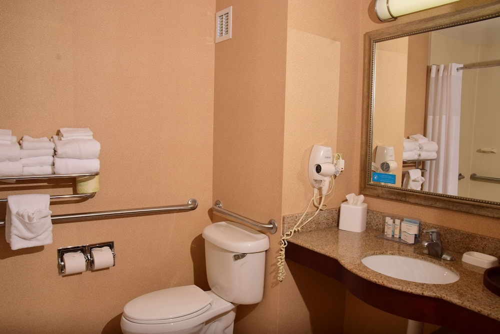 Hampton Inn Indiana - photo 15