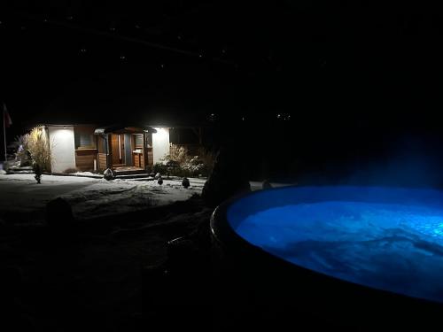 Bąbelkowa Chata Beskidy Domek z Balią Jacuzzi — 4-Star Luxury Hotel in Gilowice, Poland