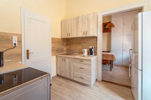 City apartman with piano — 4-Star Luxury Hotel in Keszthely, Hungary