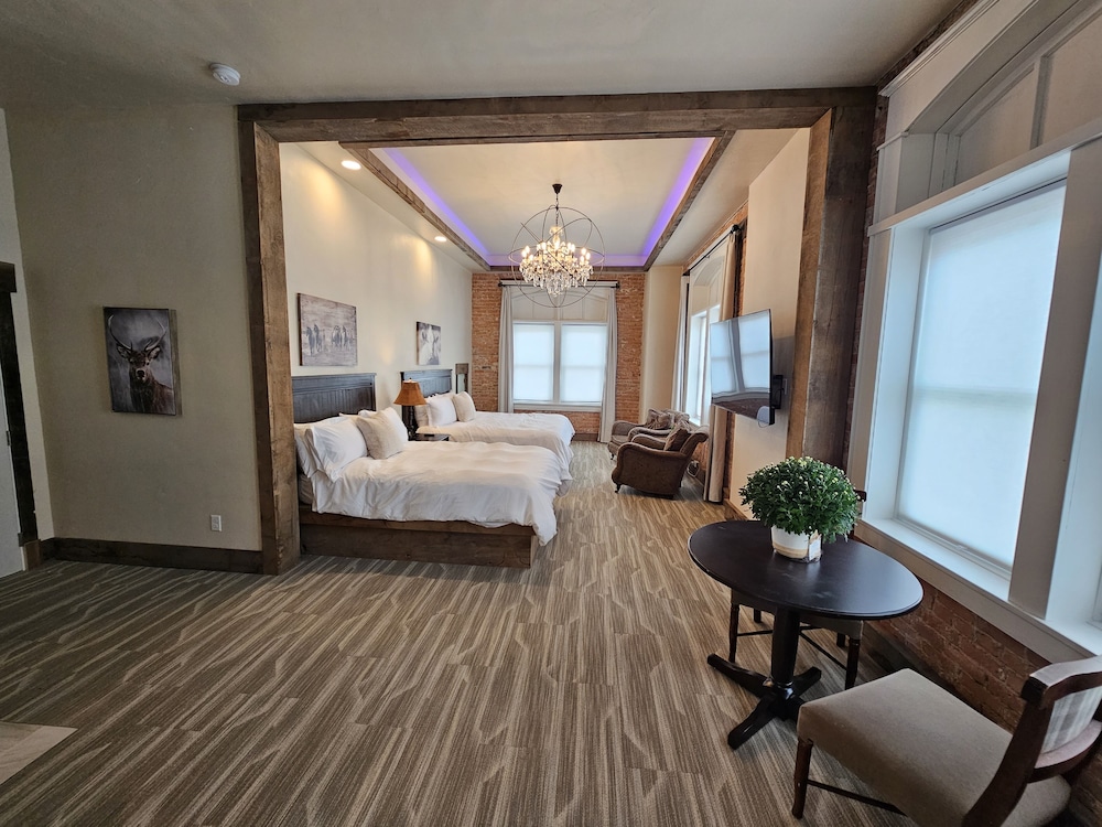 Eaglescape Suites and Event Center - photo 5