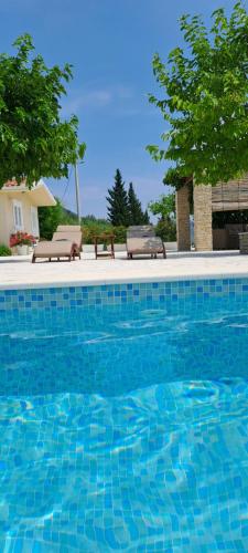 Kuća U Prirodi Li — hotel in Vrgorac