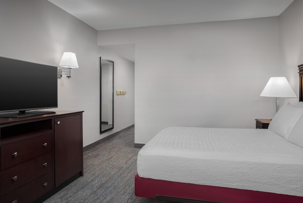 Hampton Inn & Suites Omaha Downtown - photo 15