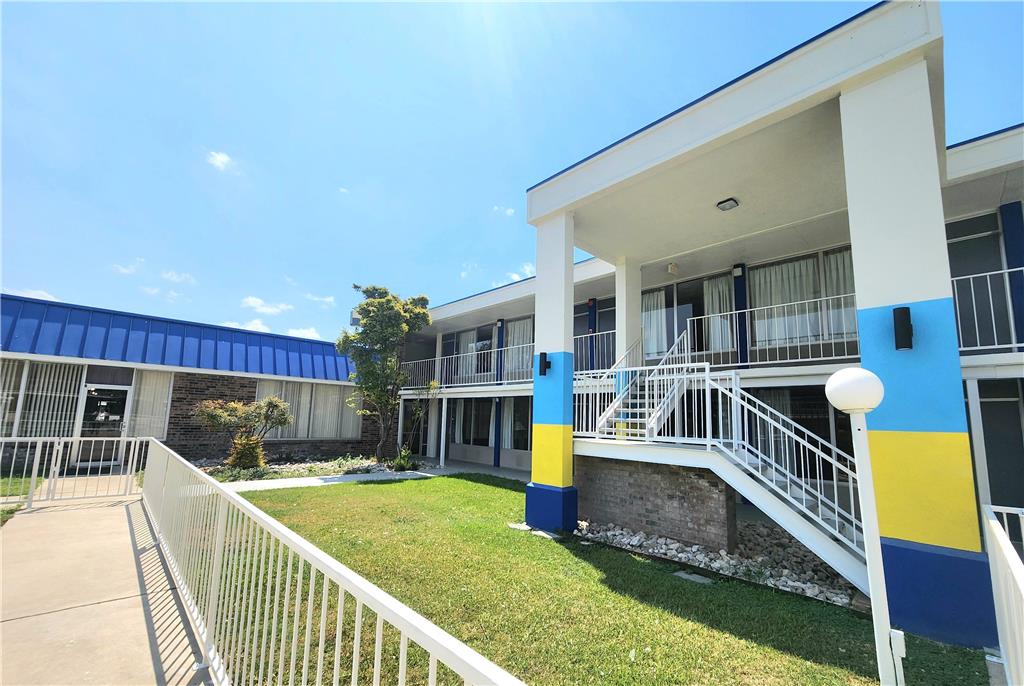 Days Inn by Wyndham Seguin TX - photo 4