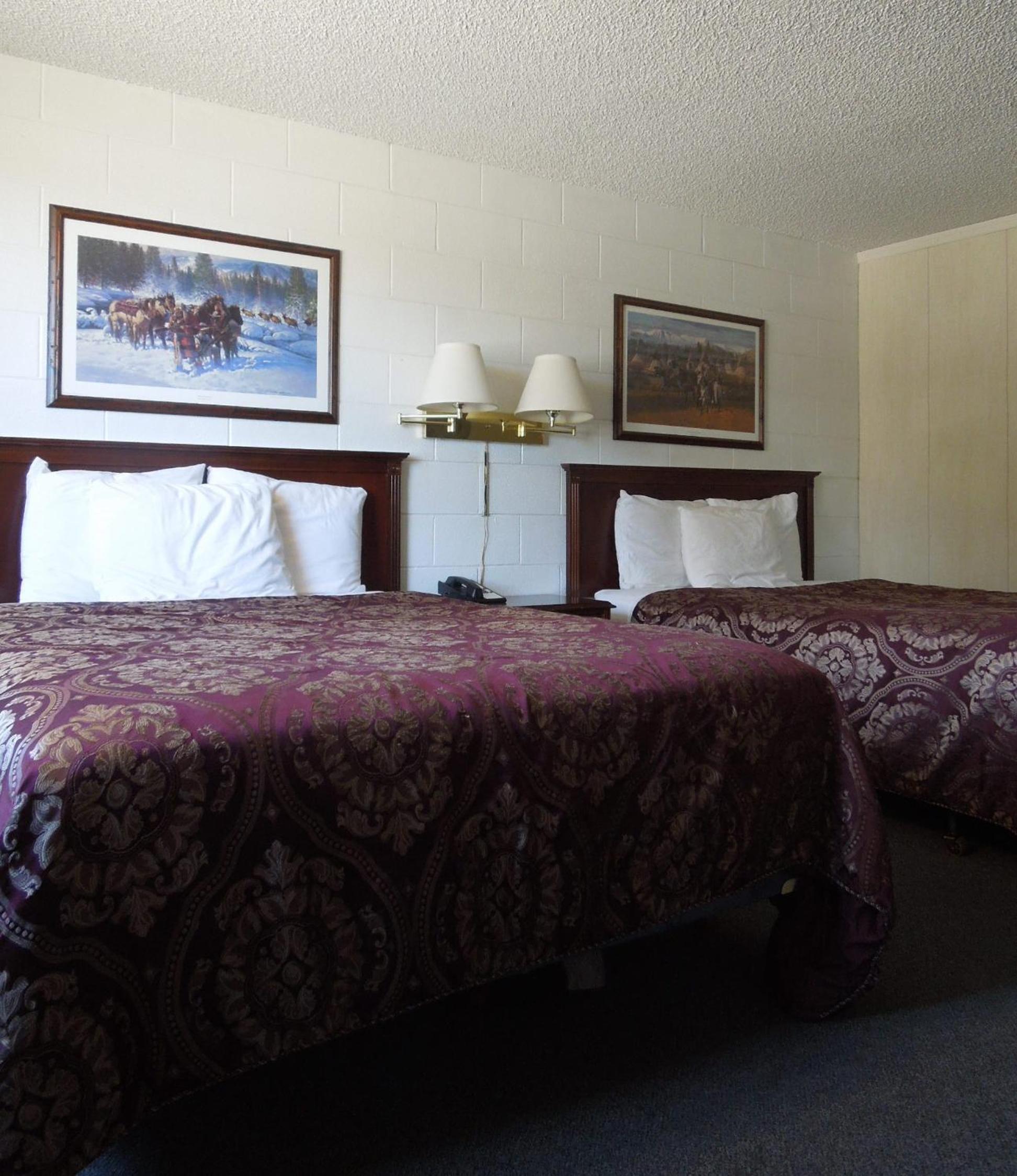 The Pines Motel - photo 17
