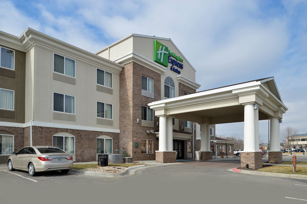 Holiday Inn Express & Suites Omaha West by IHG - photo 42