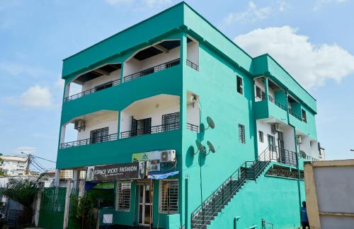 L'immeuble Queen M.N.M — 4-Star Luxury Hotel in Douala, Cameroon