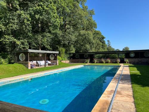 Bank House Longtown ideal group accommodation with swimming pool & hot tub — 4-Star Luxury Hotel in Longtown, United Kingdom