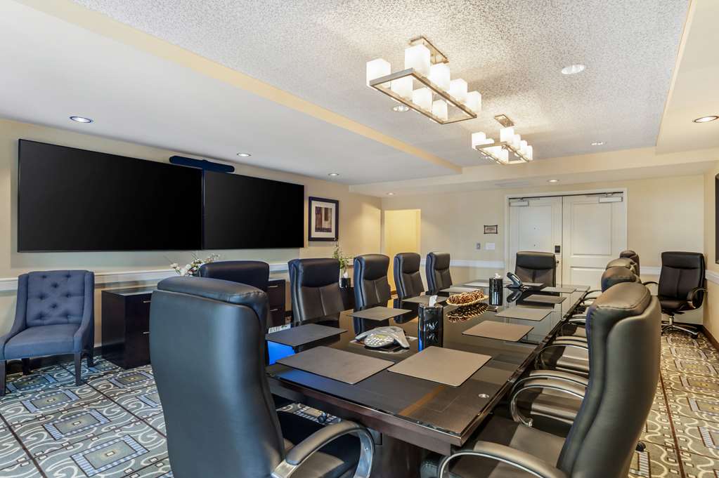 Best Western Plus Marina Gateway Hotel - photo 58