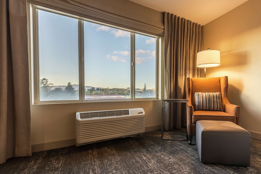 Hilton Garden Inn Fairfield - photo 13