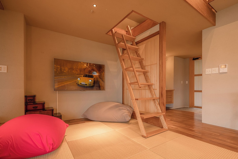 Sesoko Sansui Bekkan in Izumi, Japan