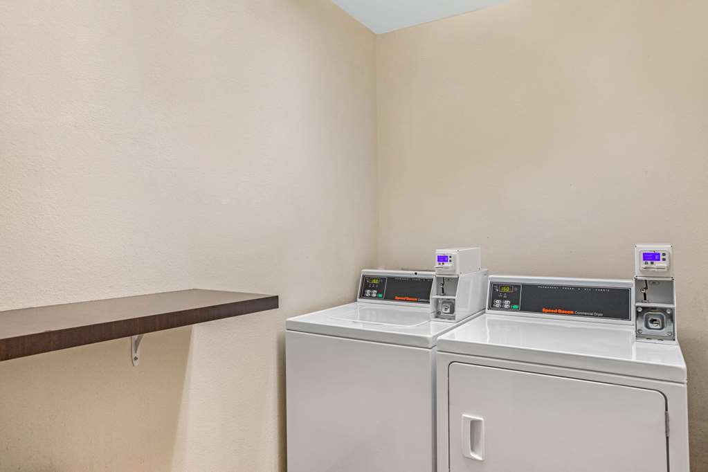 La Quinta Inn & Suites by Wyndham N Little Rock McCain Mall - photo 42