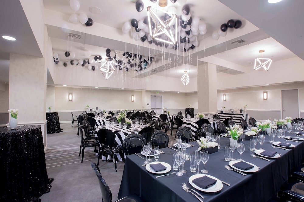 Westdrift Manhattan Beach Autograph Collection by Marriott - photo 13