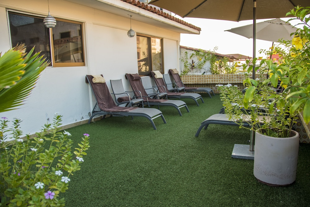 Sundeck