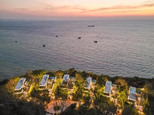 Star Over Sea By Deep Night — 4-Star Luxury Hotel in Pattaya, Thailand