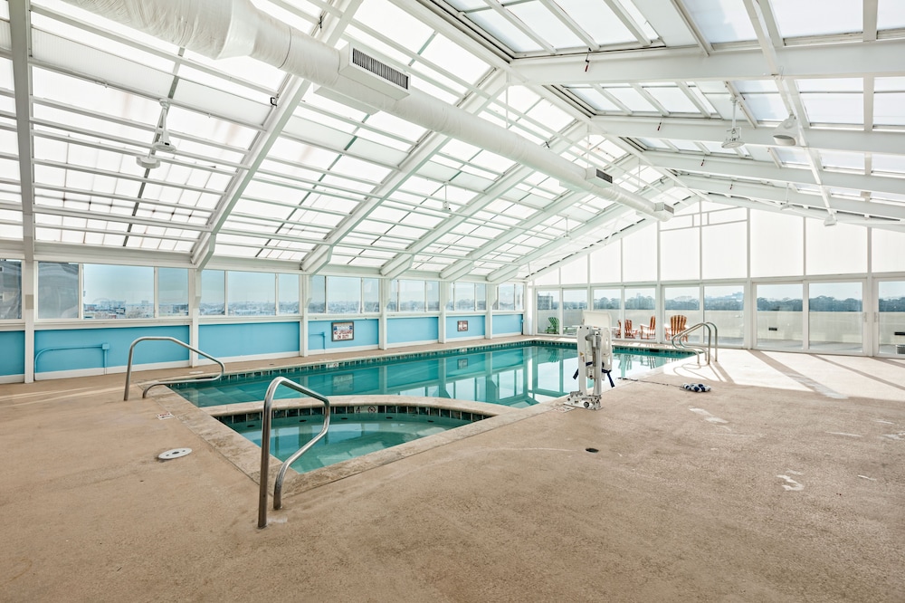 Ocean Sands Resort Oceanfront Virginia Beach by Vacatia - photo 24