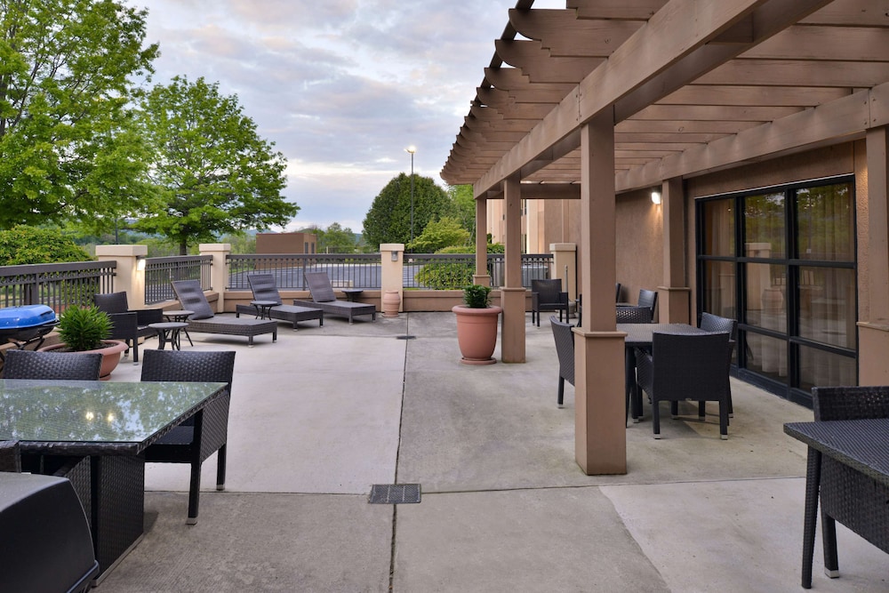 Hampton Inn Wytheville - photo 63