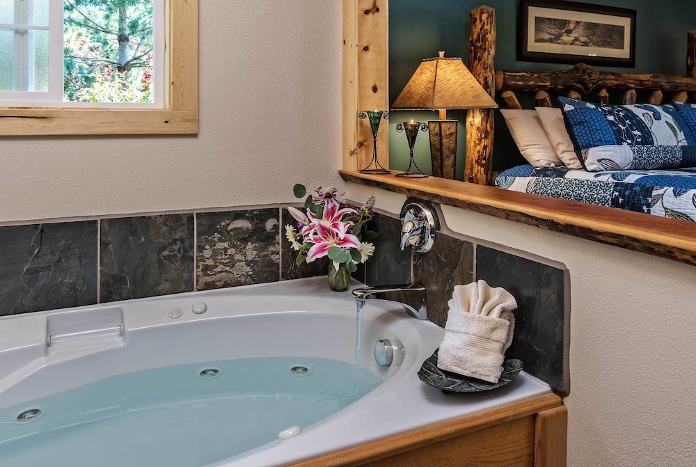 Carson Ridge Luxury Cabins - photo 40
