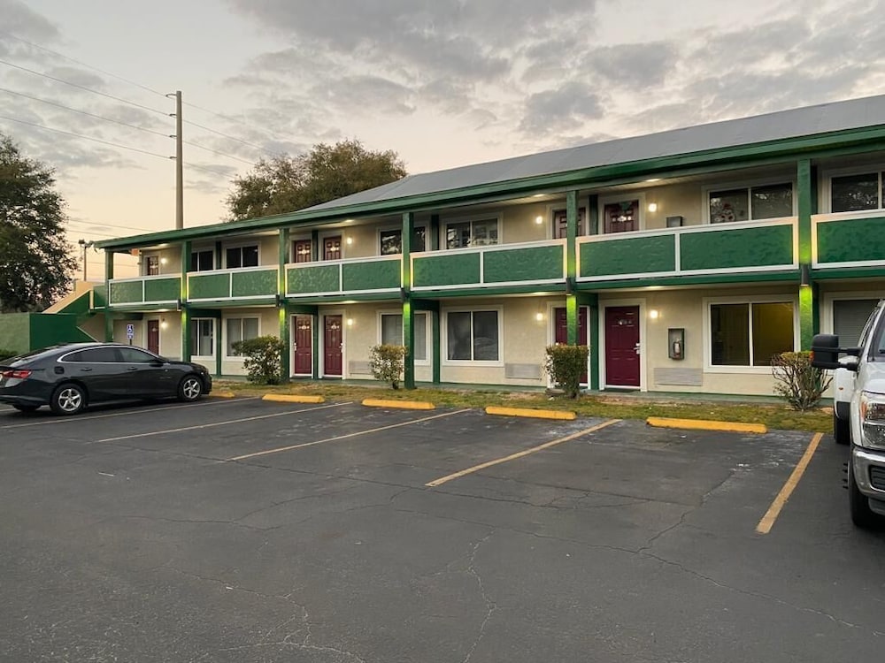 Inn On The Green - photo 22