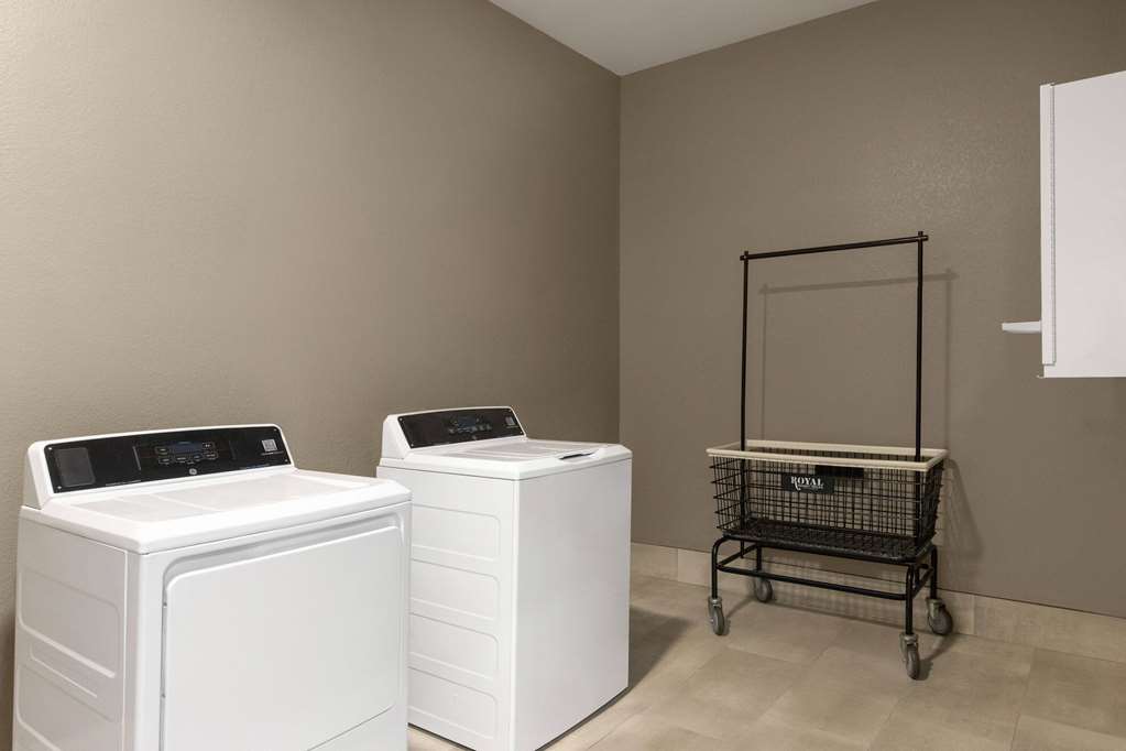 La Quinta Inn & Suites by Wyndham San Antonio N Stone Oak - photo 33