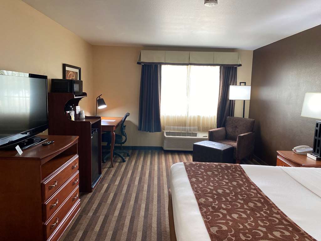 Best Western Manhattan Inn - photo 10
