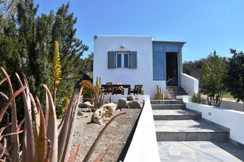Nelleas home — 4-Star Luxury Hotel in Adamas, Greece