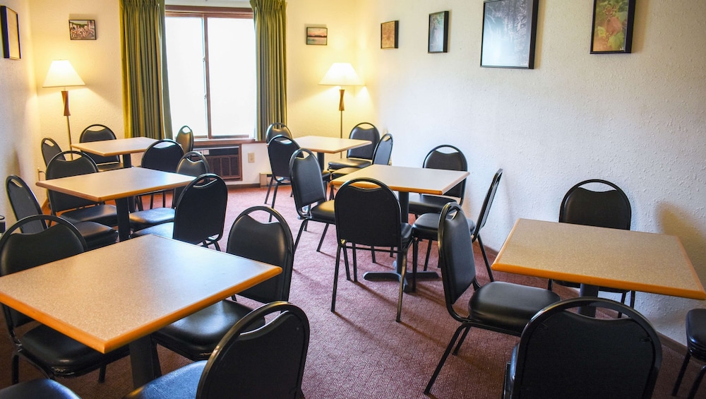 Magnuson Country Inn Ishpeming - photo 2