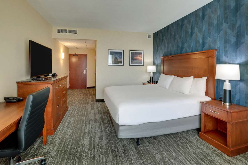 Drury Plaza Hotel Mt. Vernon - photo 21