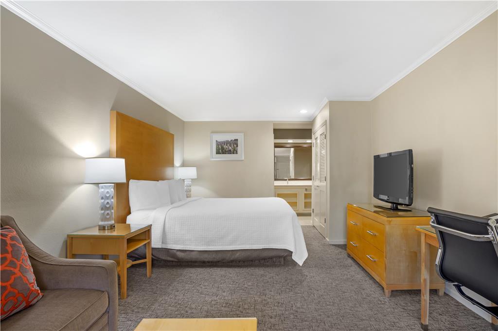 Best Western Plus Dixon Davis - photo 34