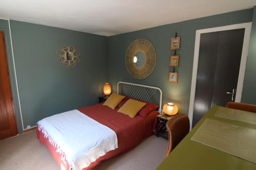 Joli Studio Indépendant Avec Kitchenette — hotel in Sauveterre