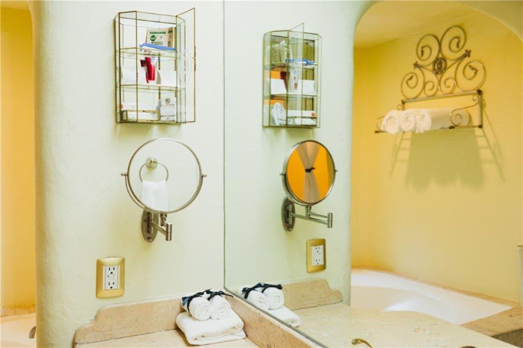 Bathroom amenities