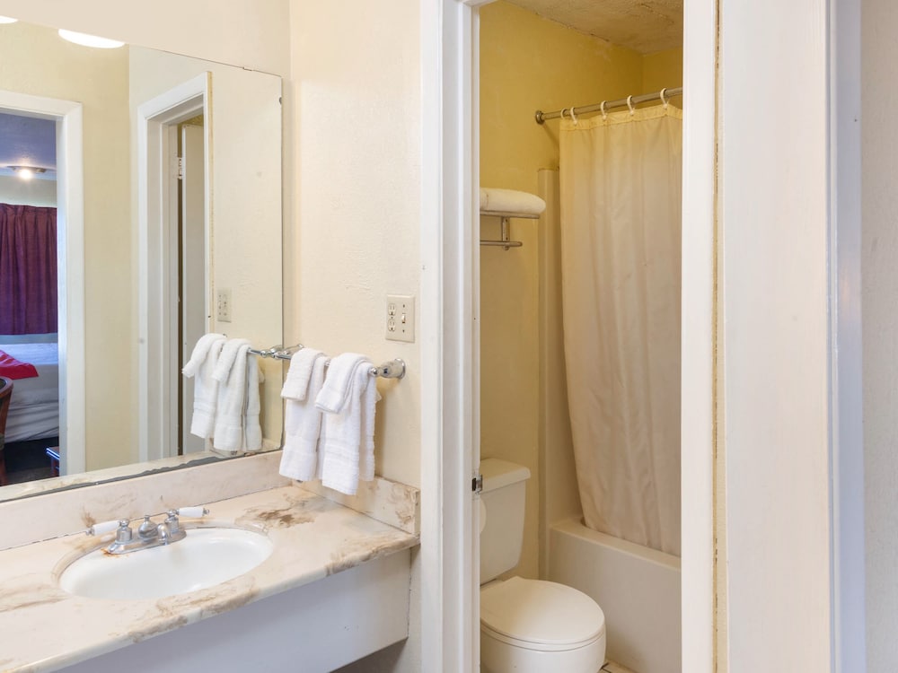 Luxury Inn and Suites Amarillo - photo 27