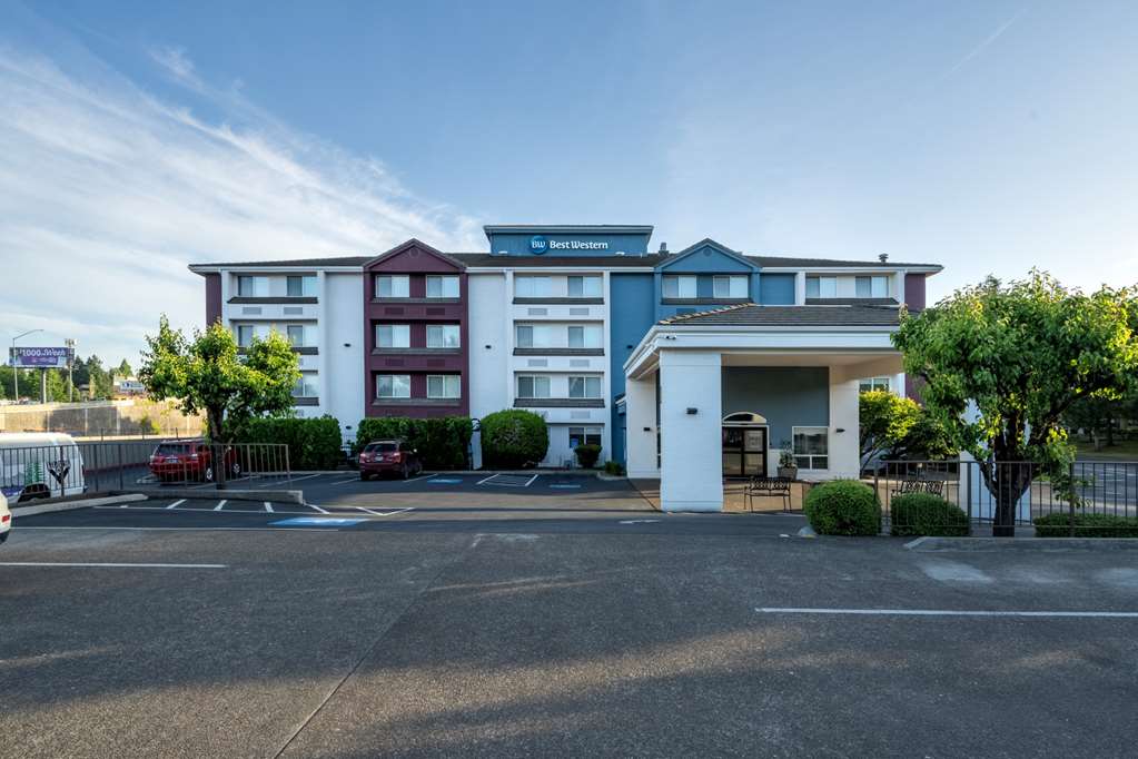 Best Western Lake Oswego Portland Hotel & Suites - photo 110