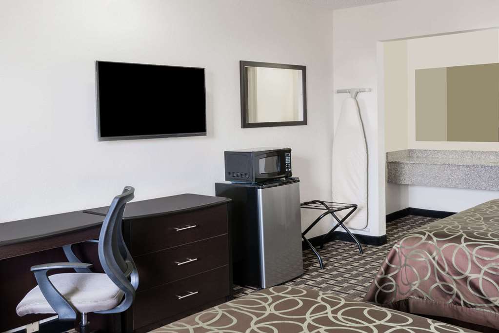 Knights Inn Slaton - photo 11