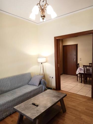 Bright 3bed 3bath 10 min walk Acropolis — 4-Star Luxury Hotel in Athens, Greece