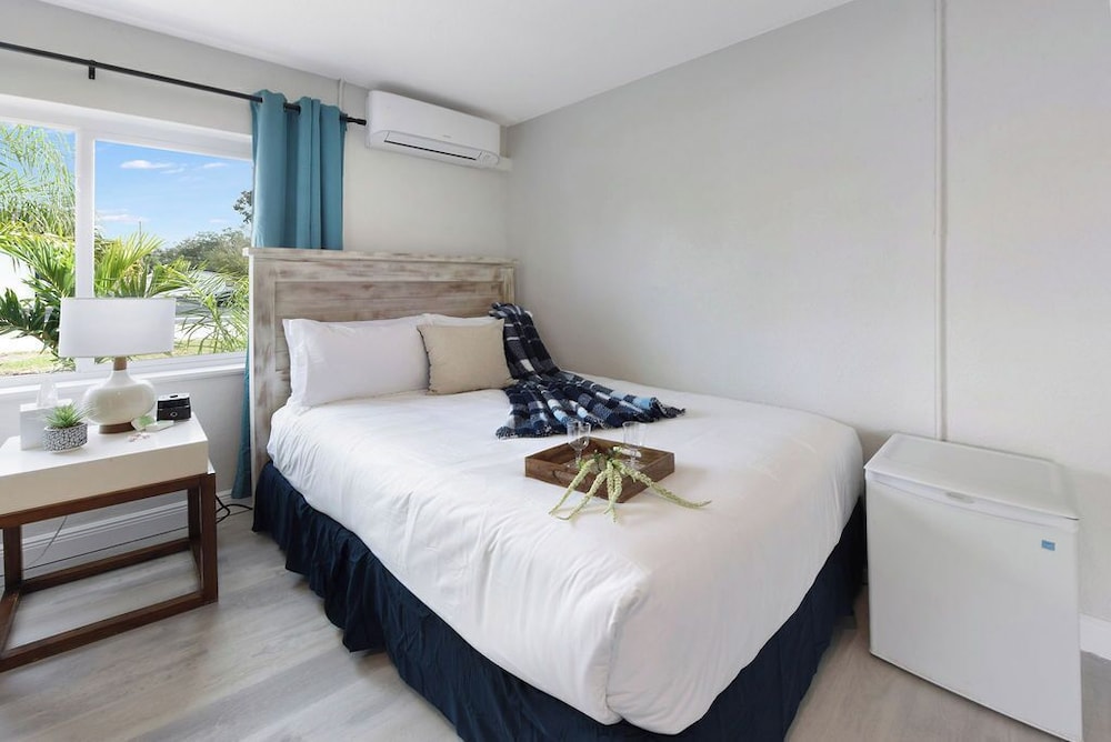 Palm Cove Motel - photo 23