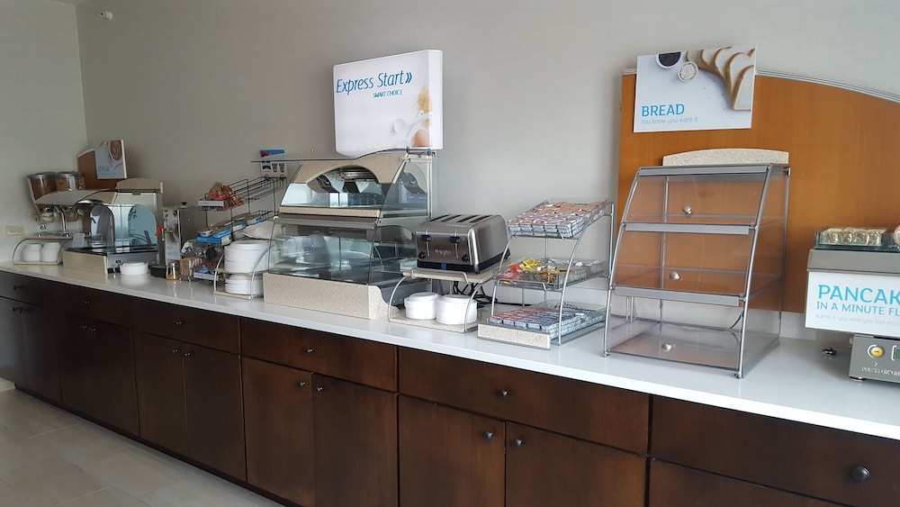 Holiday Inn Express Howe by IHG - photo 28