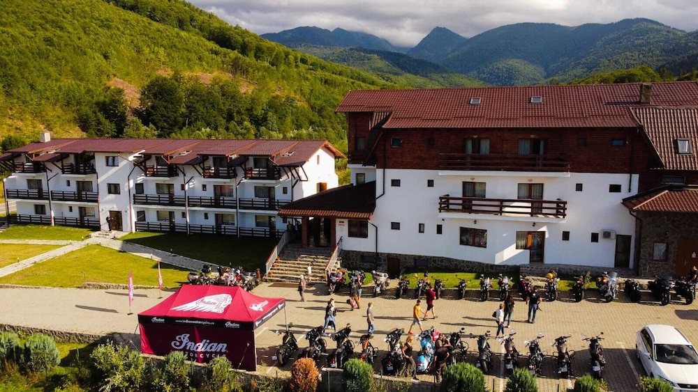 Hanul Patrisiei in Cartisoara, Romania