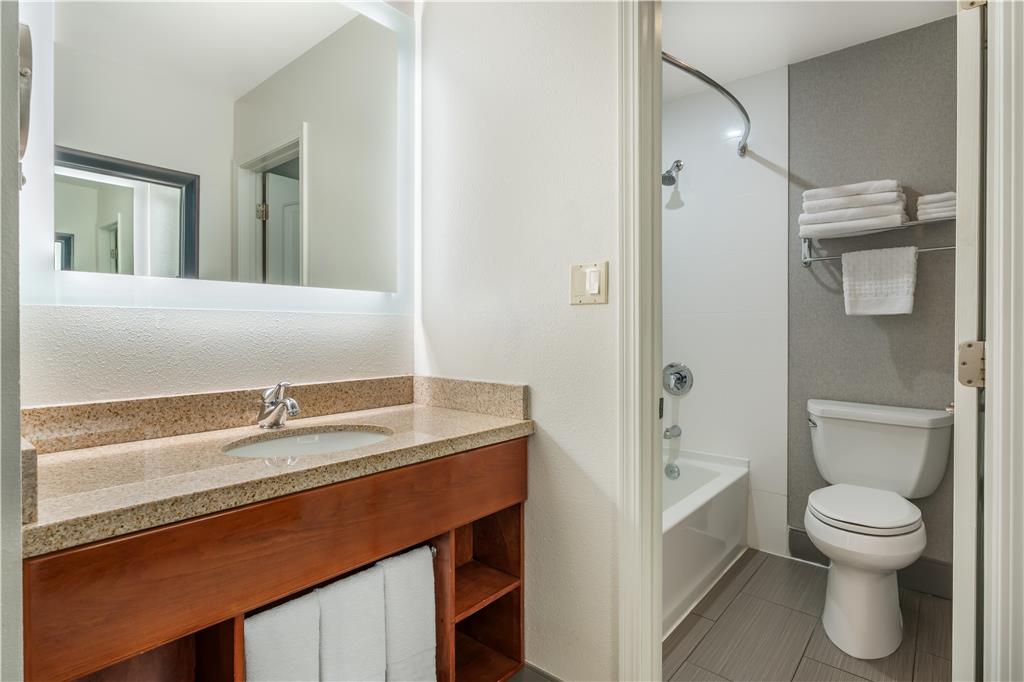 Best Western Plus Clocktower Inn - photo 38