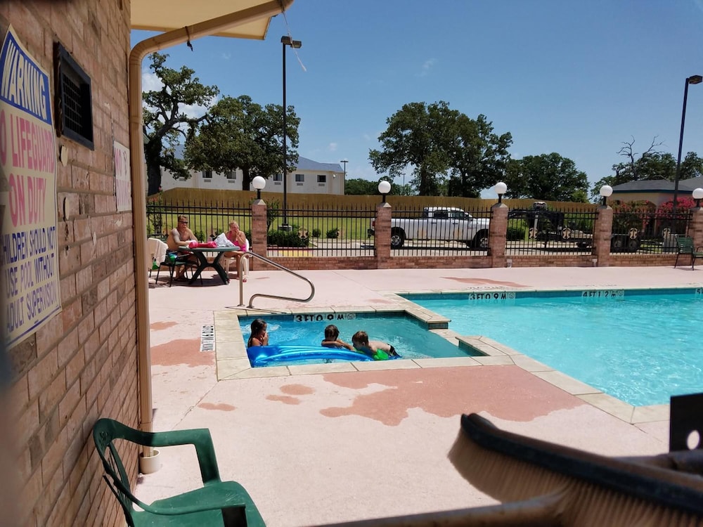 Quality One Motel - photo 18