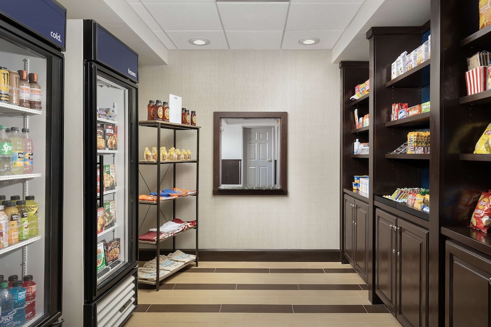 Hampton Inn & Suites Lake City - photo 29