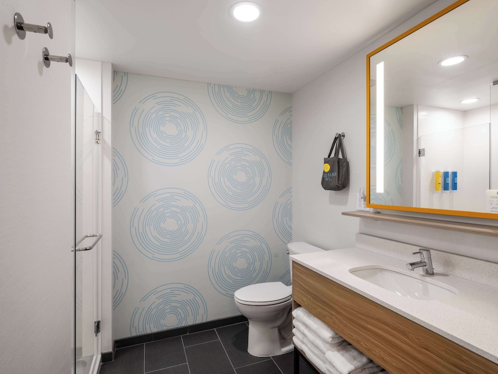 Tru by Hilton Chesapeake Greenbrier - photo 16