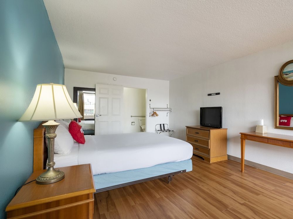OYO Hotel Bossier City LA Red River - photo 16