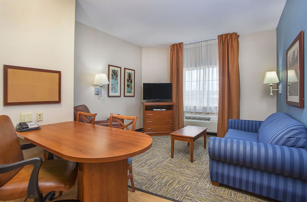 Candlewood Suites Tuscaloosa by IHG - photo 38