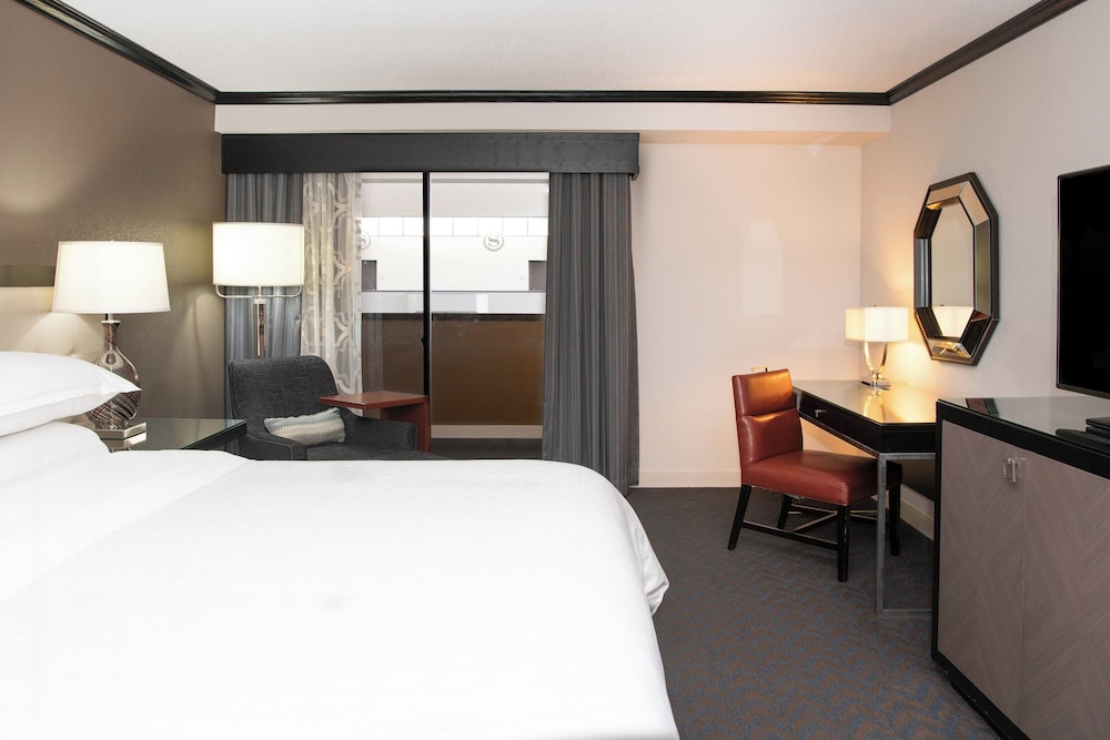 Sheraton Minneapolis West Hotel - photo 14