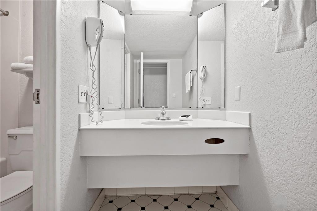 La Quinta Inn by Wyndham Costa Mesa Newport Beach - photo 22