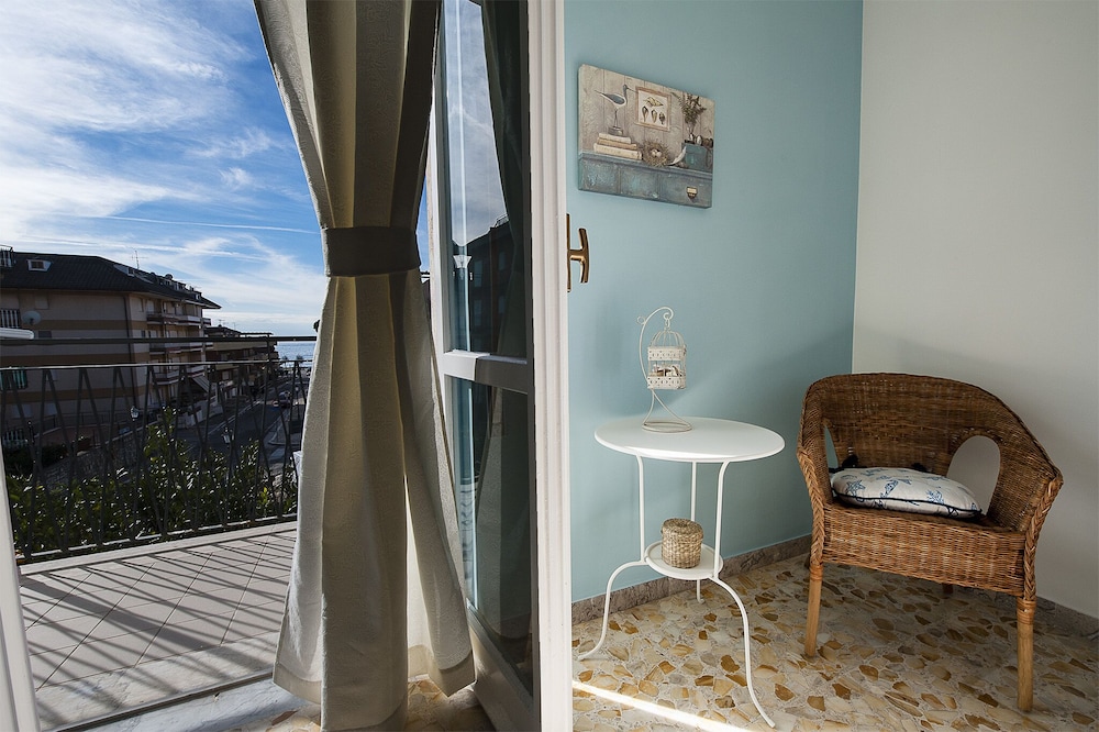 Casa Vacanza Circe — 4-Star Luxury Hotel in Sperlonga, Italy