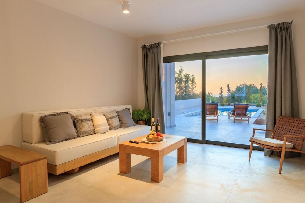 Lotus Unalome Villas — 4-Star Luxury Hotel in Kefalonia, Greece