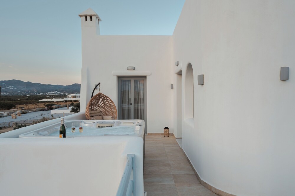 Villa Vaya — 4-Star Luxury Hotel in Naxos, Greece