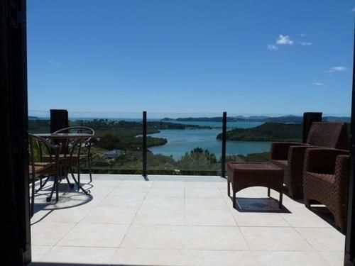 Crisdon Castle — 4-Star Luxury Hotel in Paihia, New Zealand