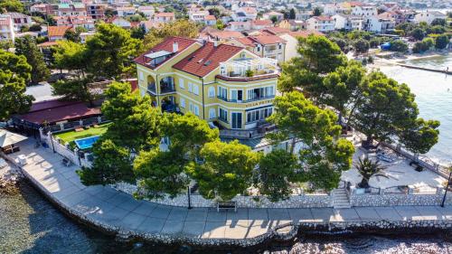 Villa Petrac App1 — 4-Star Luxury Hotel in Rab, Croatia